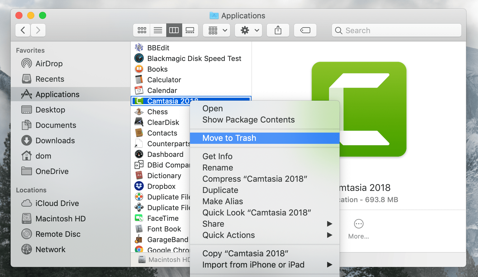 Choosing Move Camtasia to Trash option in Finder context menu