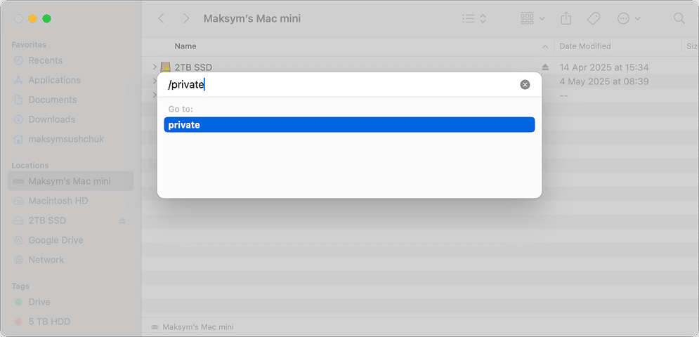 the Go to Folder dialogue with the /private path typed in