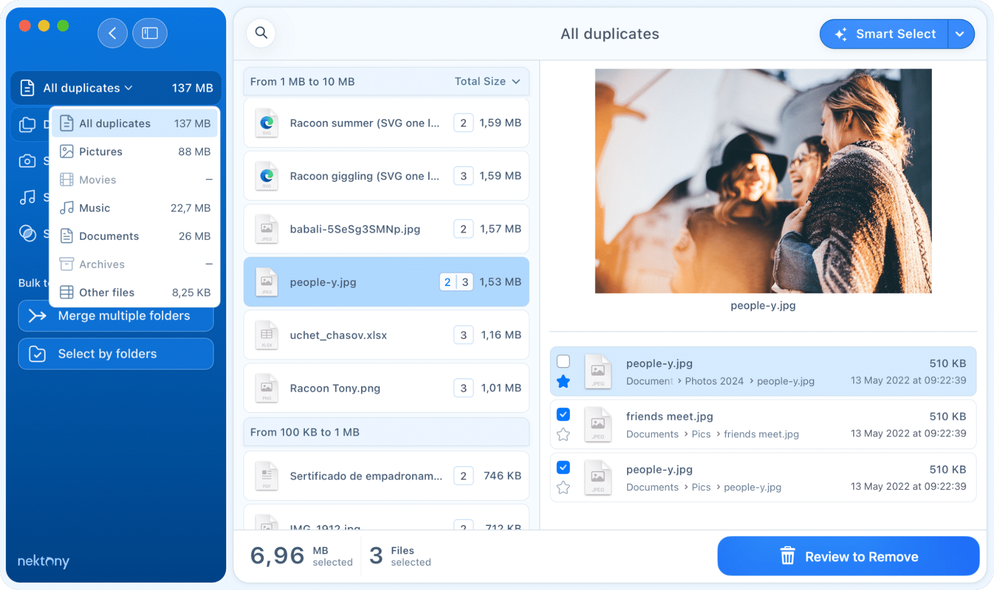 Duplicate File Finder showing scan results and drop-down menu of types of duplicates